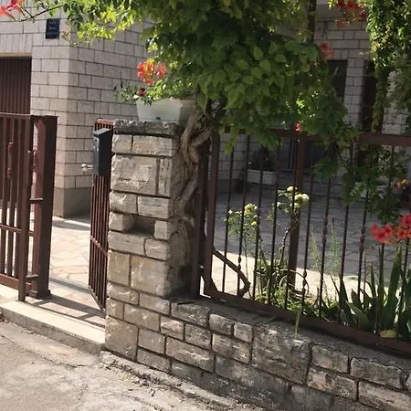 Mila * Kaštela